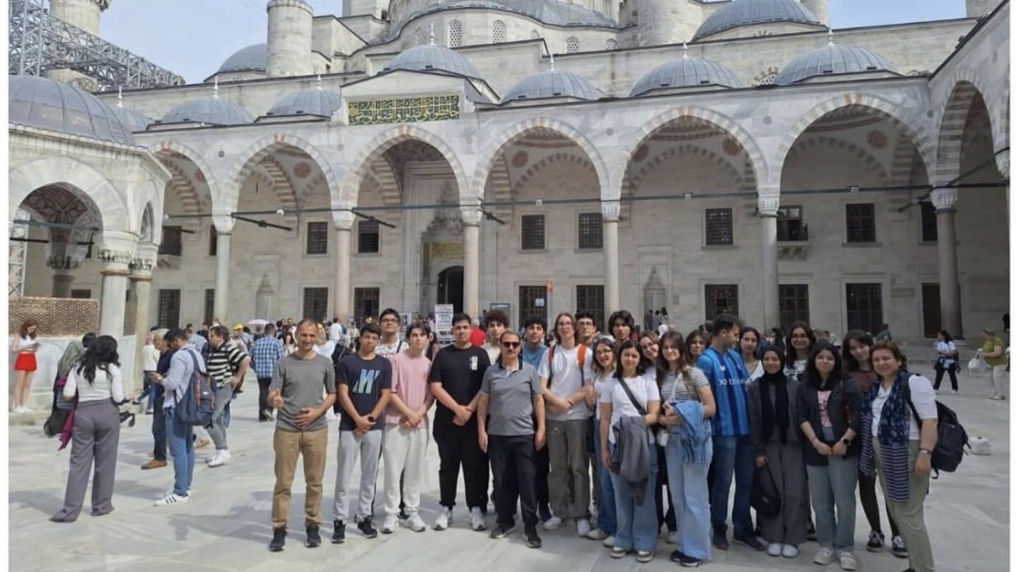 Tarsus Şehit Halil Özdemir Fen Lisesi etkinliklere ara vermeden devam ediyor. 10 ve 11. sınıf öğrencilerimizle İstanbul gezimizi tamamladık. 